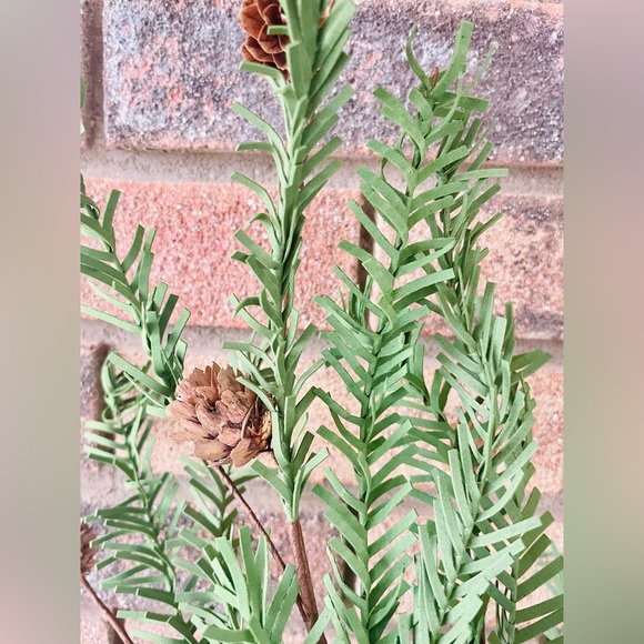 *Pine With Pinecones Artificial Pick, 32” - Picture 6 of 11